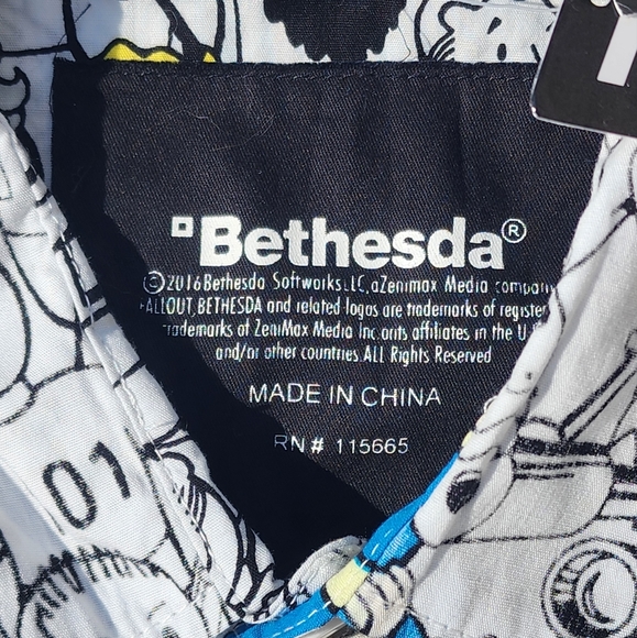 Bethesda Fallout Vault Boy All Over Button Up Shirt - Picture 8 of 9